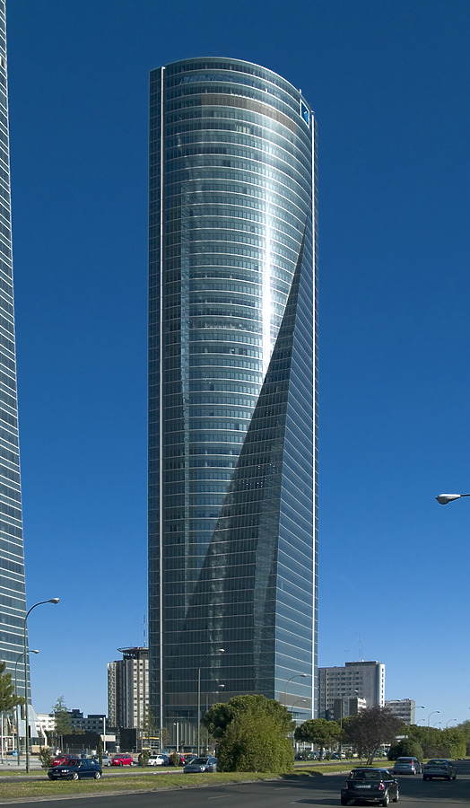 Torre Espacio by Cesar Serrano