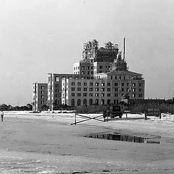 The Don CeSar Beach Resort by Burgert Brothers/ Courtesy, Tampa-Hillsborough County Public Library System