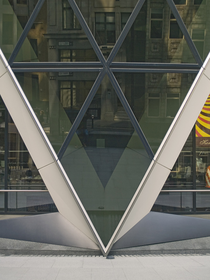 30 St Mary Axe by Cesar Serrano