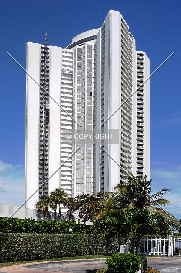 Tiara Condominiums by Jorge Molina