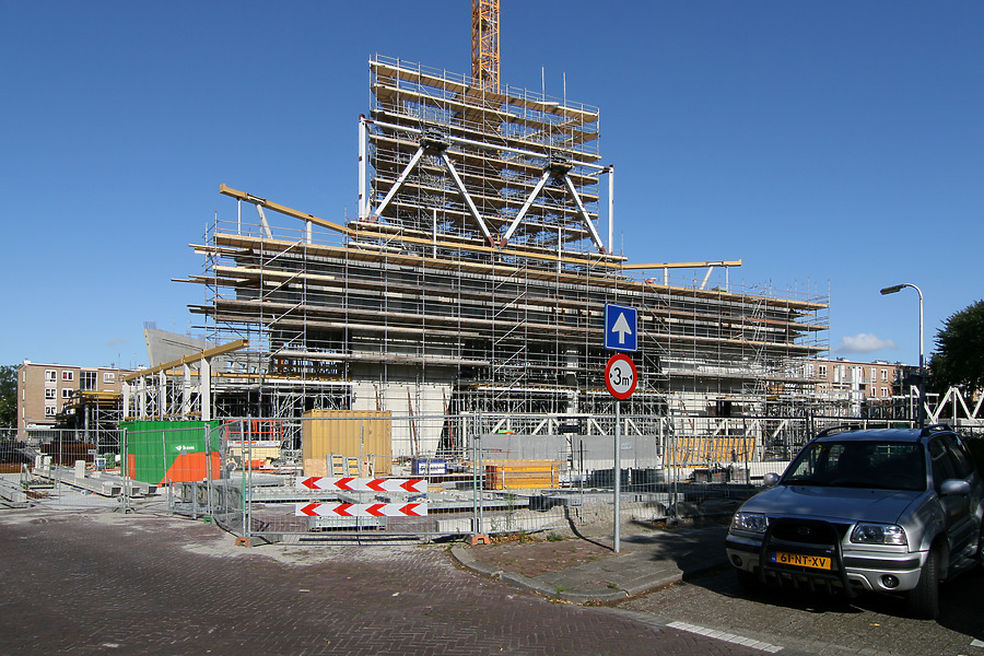 Stadskantoor Leyweg by Michiel van Dijk