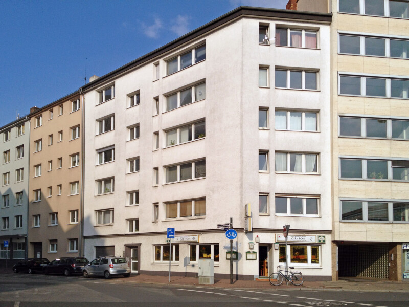 Hohenstaufenstraße 2