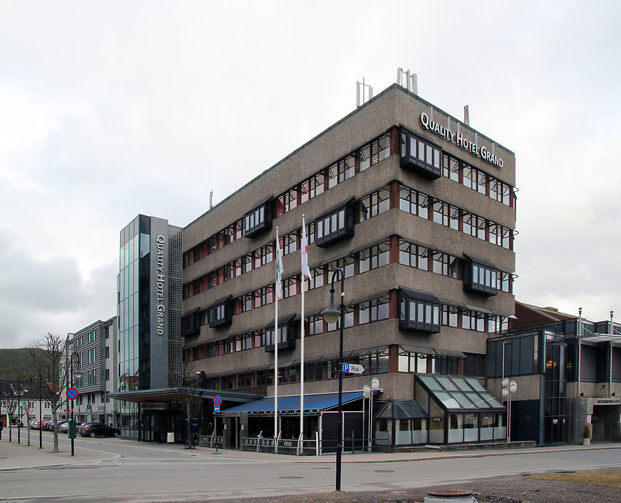 Quality Hotel Grand by Kjetil Balog