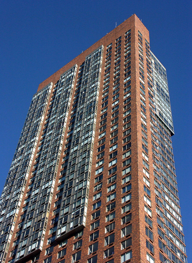 Millennium Tower by Nate Lindsey