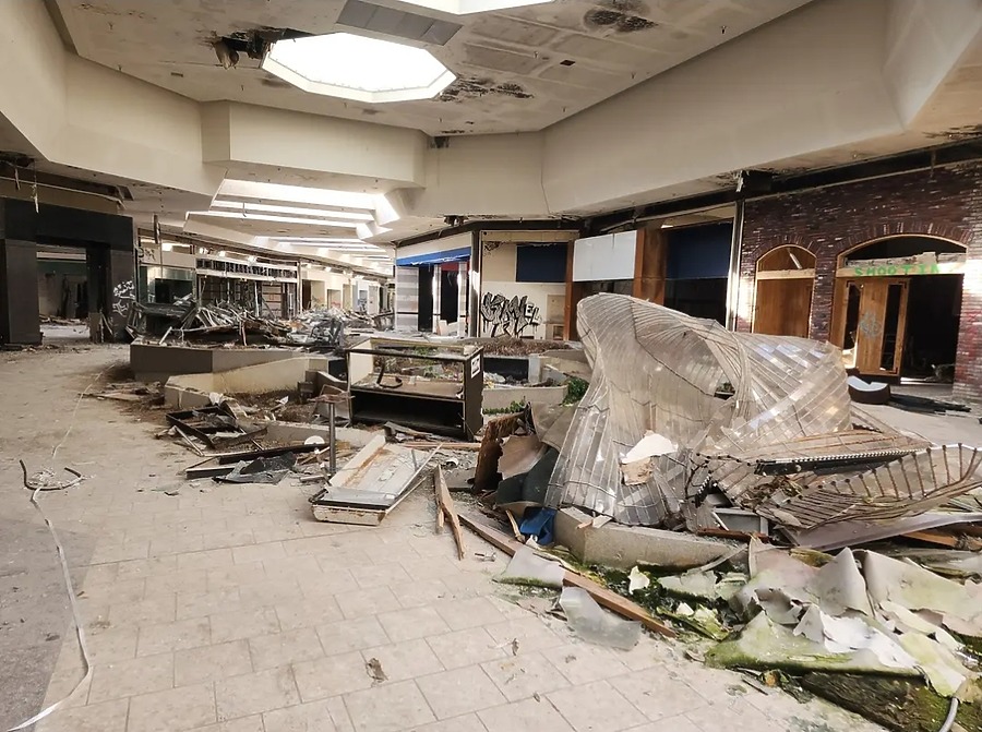 Jamestown Mall by Shiny ATV BIKE