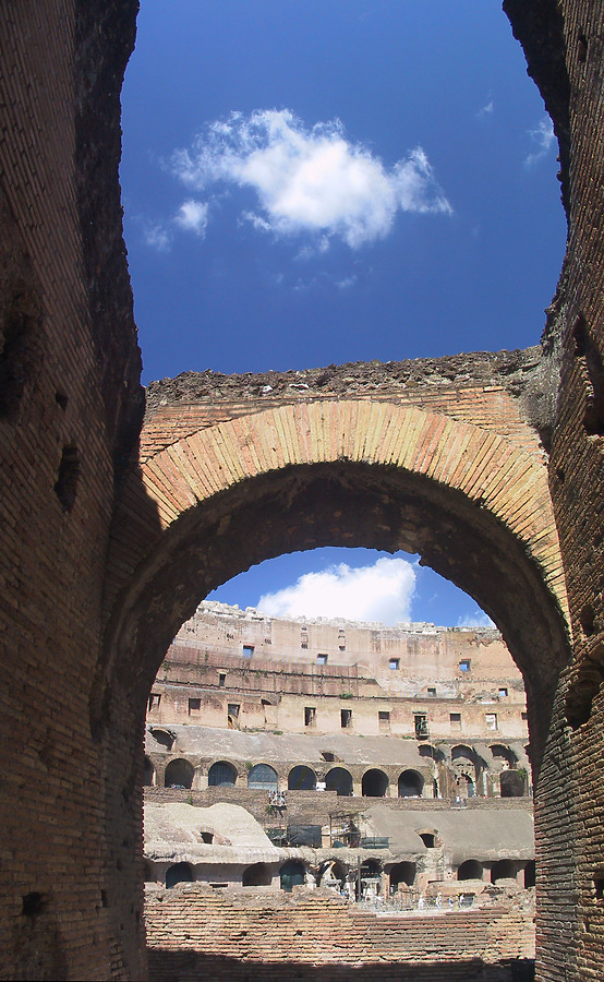 Colosseo by John Bek