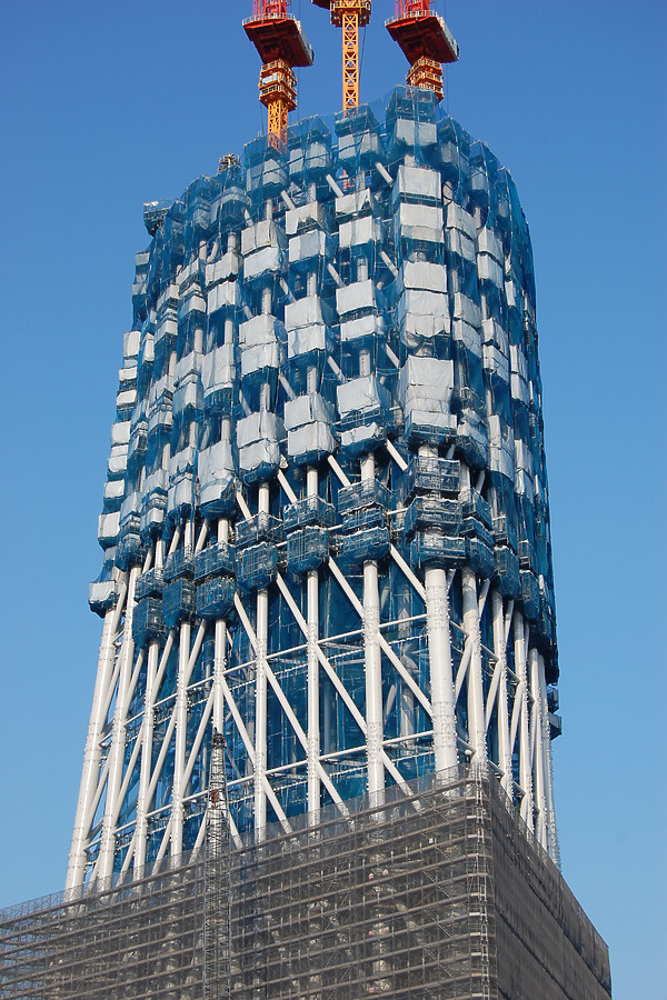 Tokyo Sky Tree by Kevin Hemphill