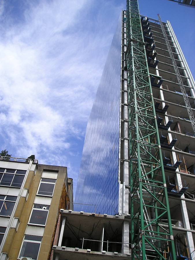 Isozaki Atea I by Mikel Allende