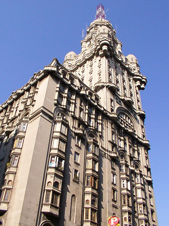 Palacio Salvo by Daniel Kieckhefer