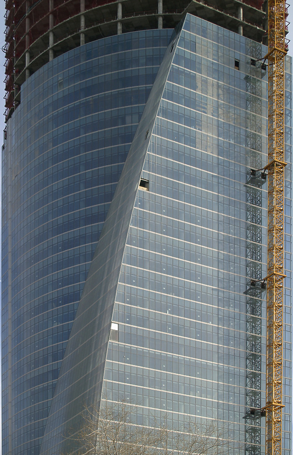 Torre Espacio by Cesar Serrano