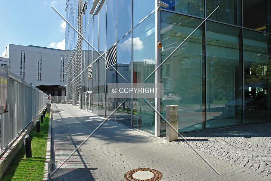 Kia Motors European Headquarters & Design Center by Nephilim