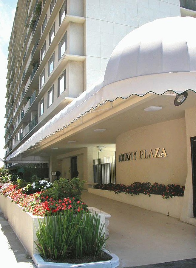 Doheny Plaza by Jim Schwartz