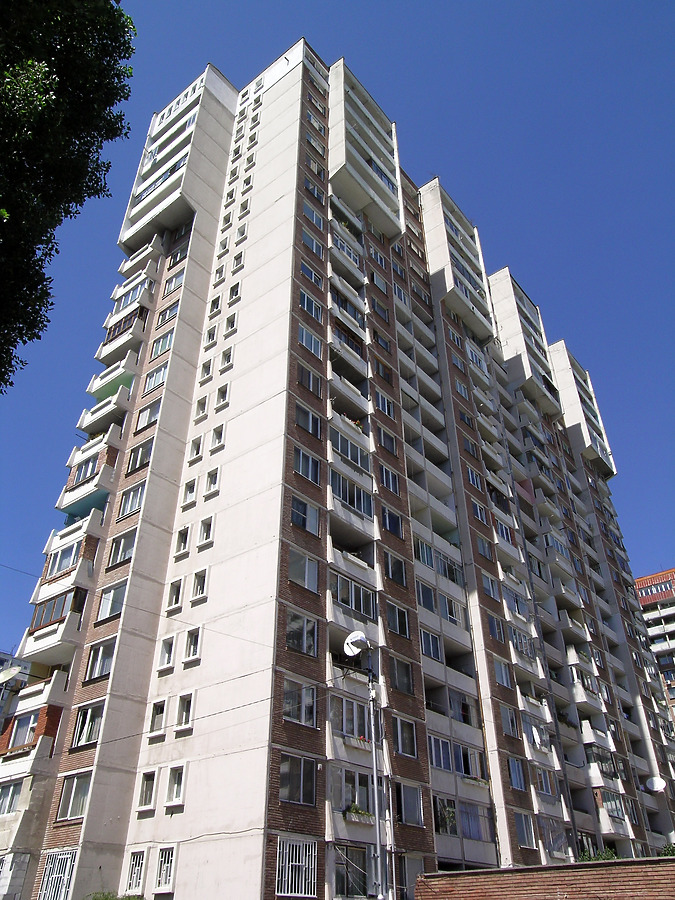 Zona B-5, Block 10 by Kaloian