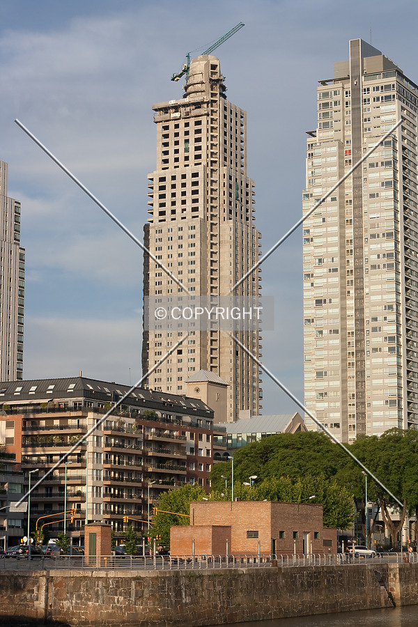 Torre Renoir 2 by Maximiliano Buono