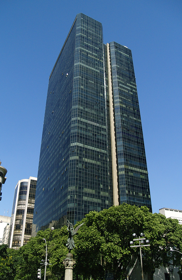 Centro Candido Mendes by Cesar Serrano