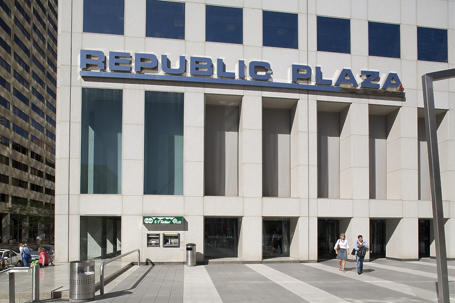 Republic Plaza by Pavel Toczynski