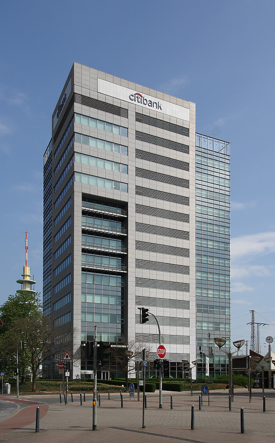 Citibank Tower by Michiel van Dijk