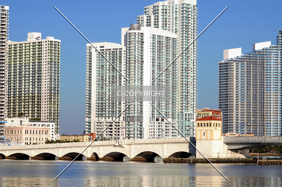 1800 Club by Jorge Molina