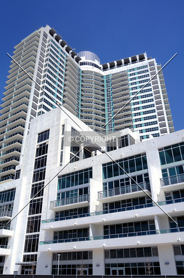 4 Midtown by Jorge Molina