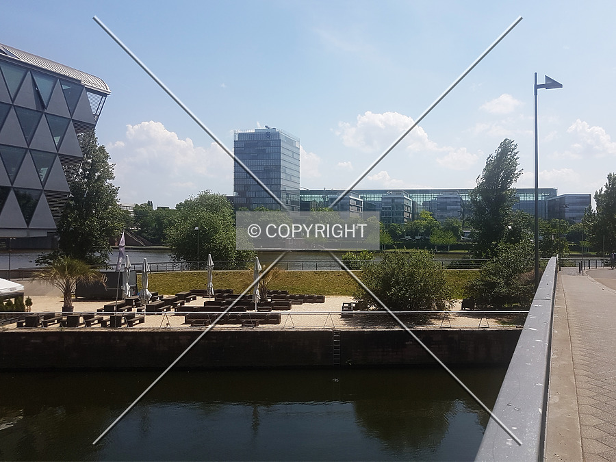 Allianz-Kai by Nephilim