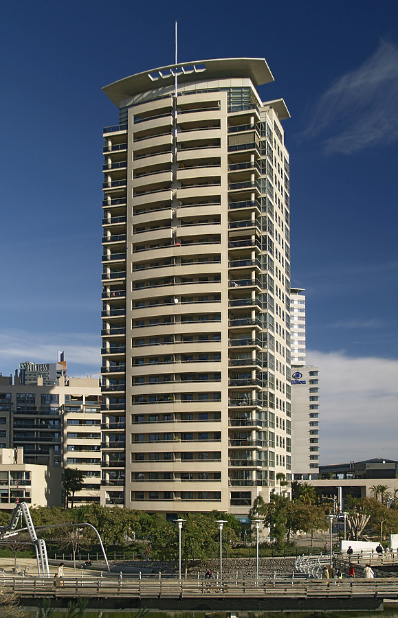 Illa del Llac 2 by Cesar Serrano