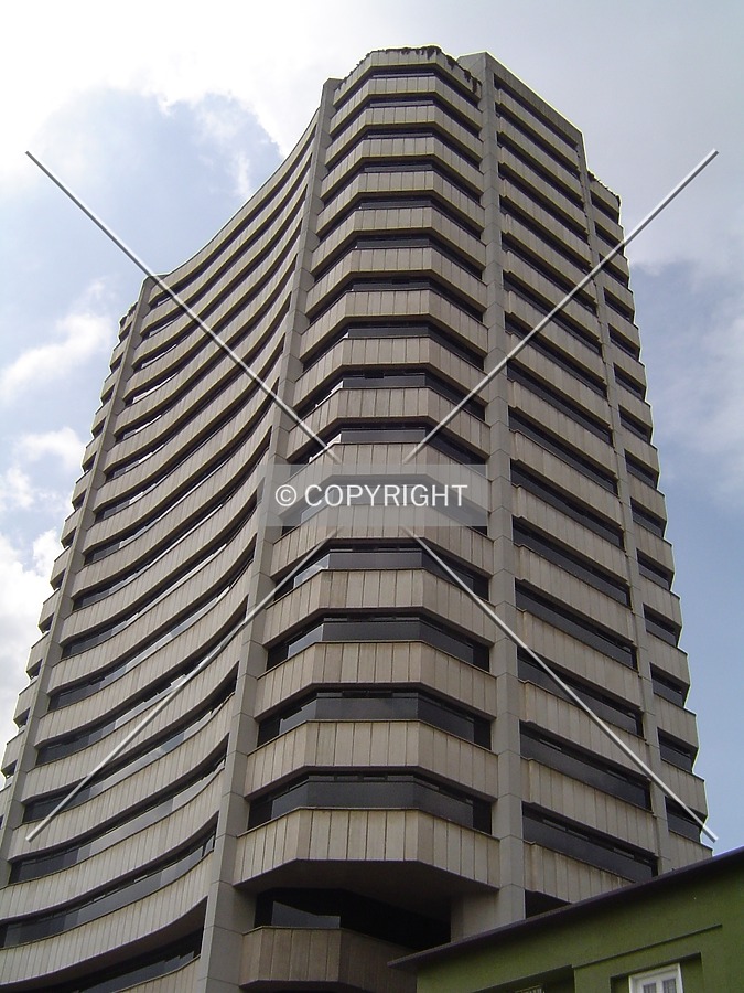 Edificio MOP by Rodrigo Salas