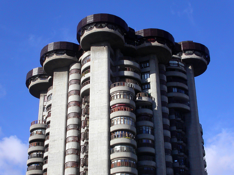 Torres Blancas by Cesar Serrano