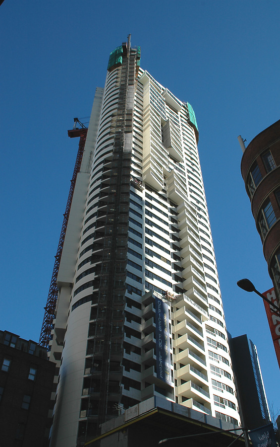 Meriton Tower by John Bek