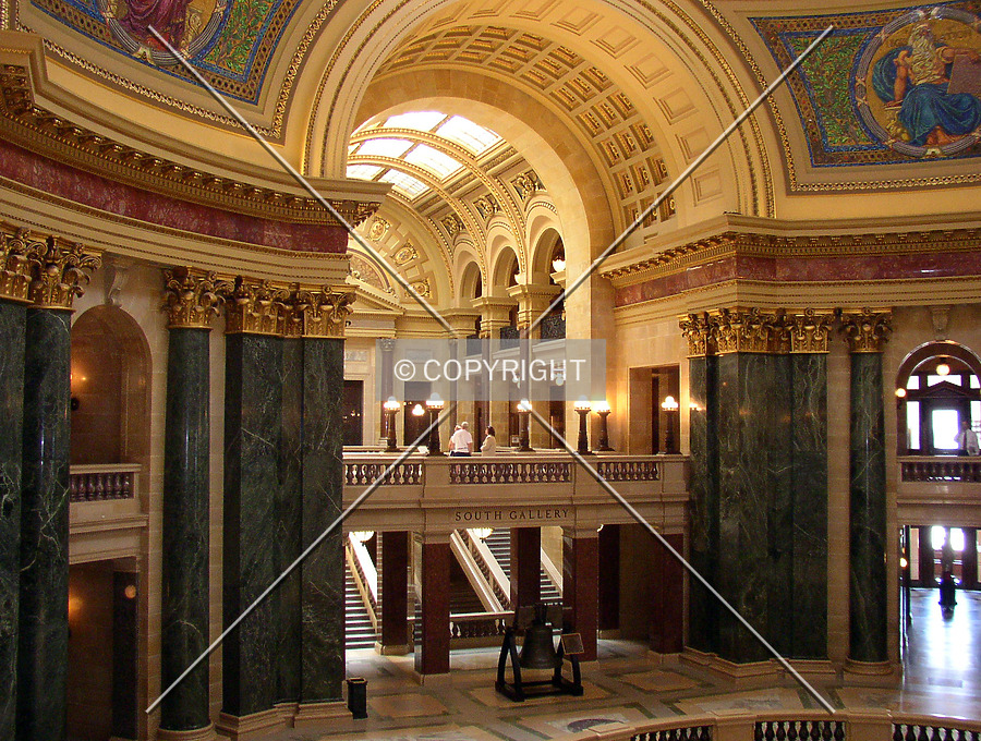 Wisconsin State Capitol by Chris Patriarca