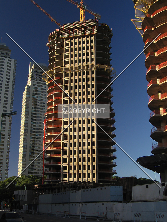 Mulieris torre Norte by Maximiliano Buono