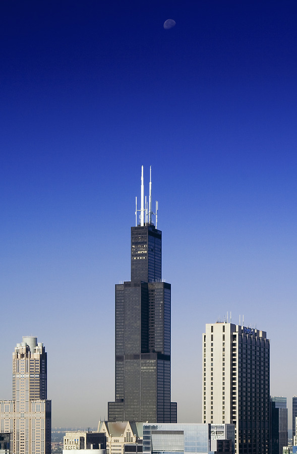 Willis Tower by Pavel Toczynski