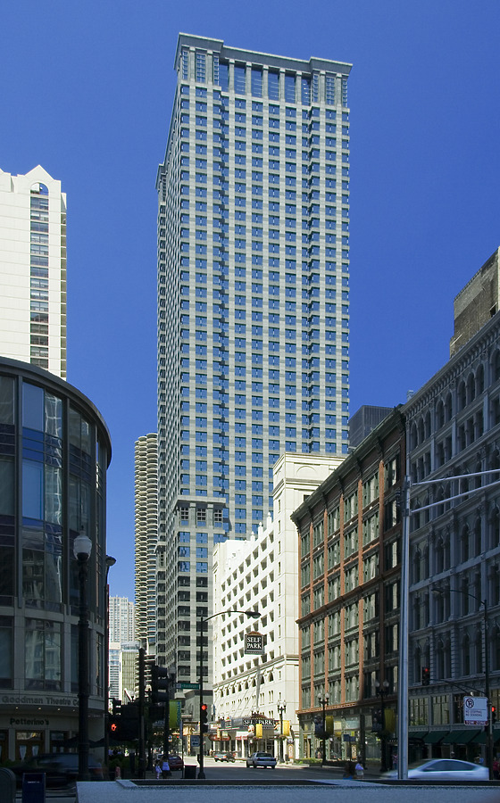 Leo Burnett Building by Pavel Toczynski