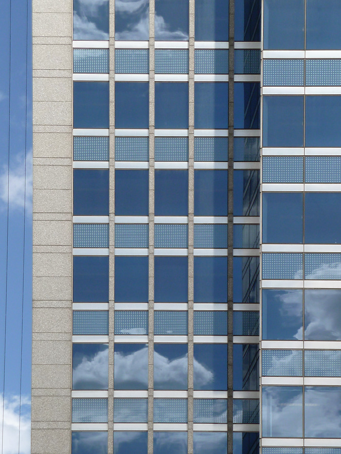 Blue Cross-Blue Shield Tower by Nate Lindsey
