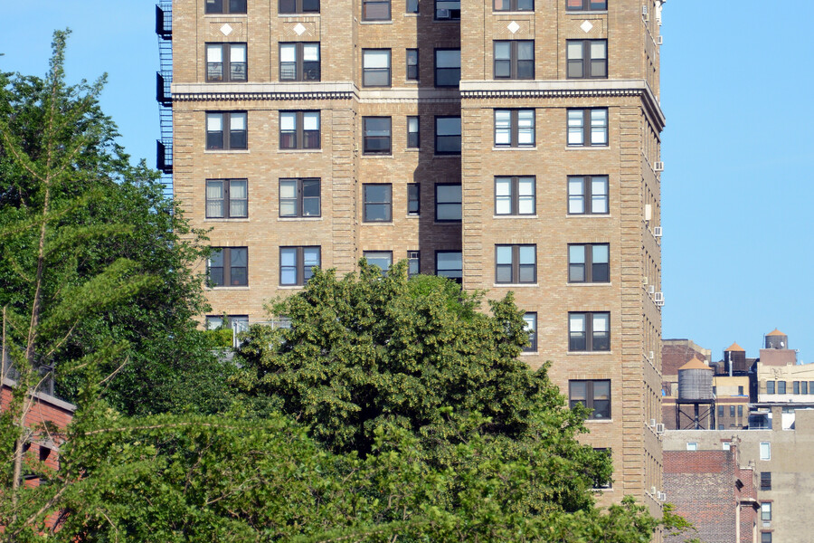 Chelsea Court Tower Apartments