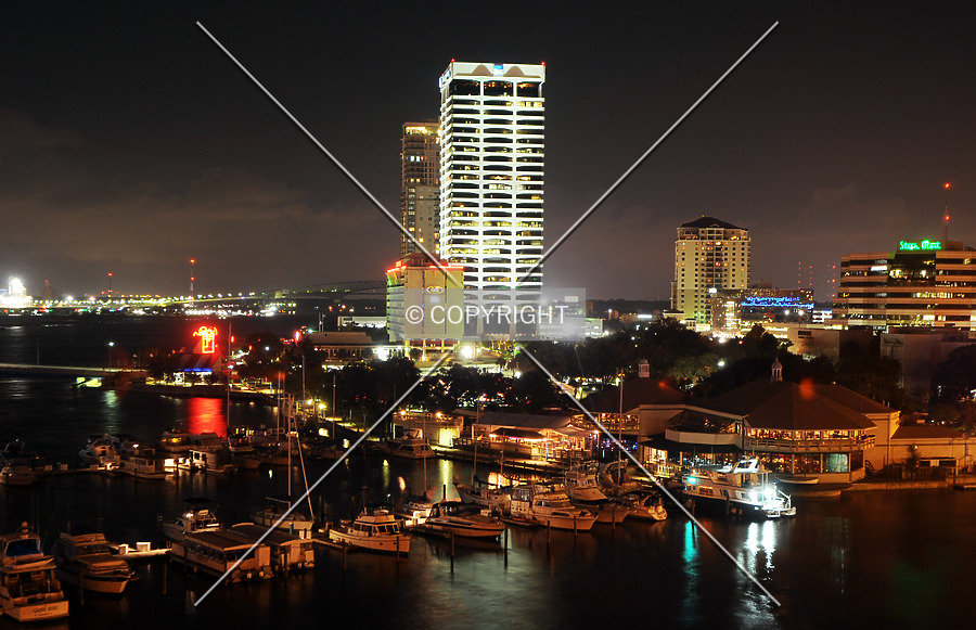 Riverplace Tower by Jorge Molina