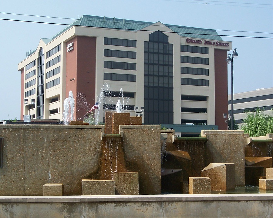 Drury Inn & Suites Creve Coeur by Ryan Hildebrand