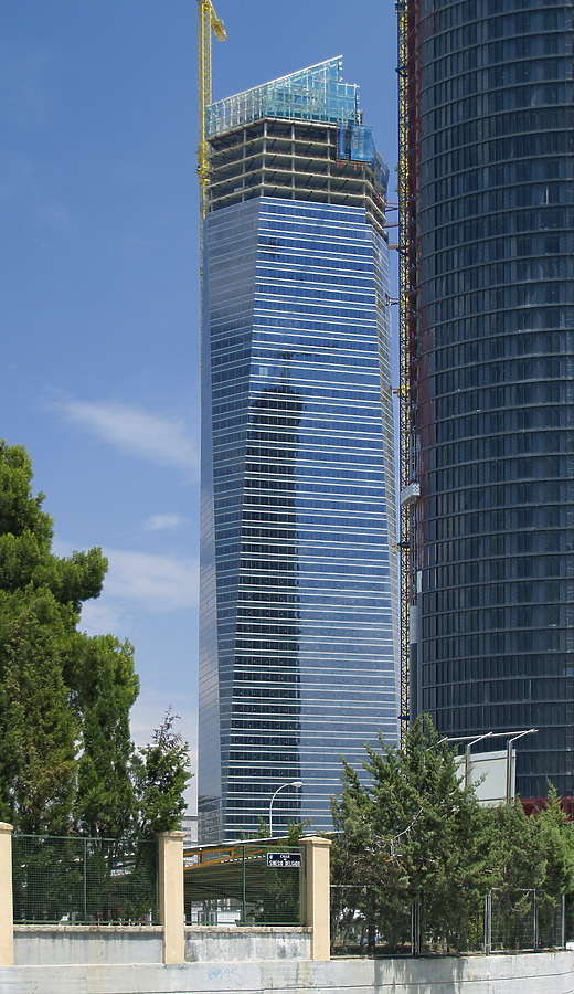 Torre de Cristal by Cesar Serrano