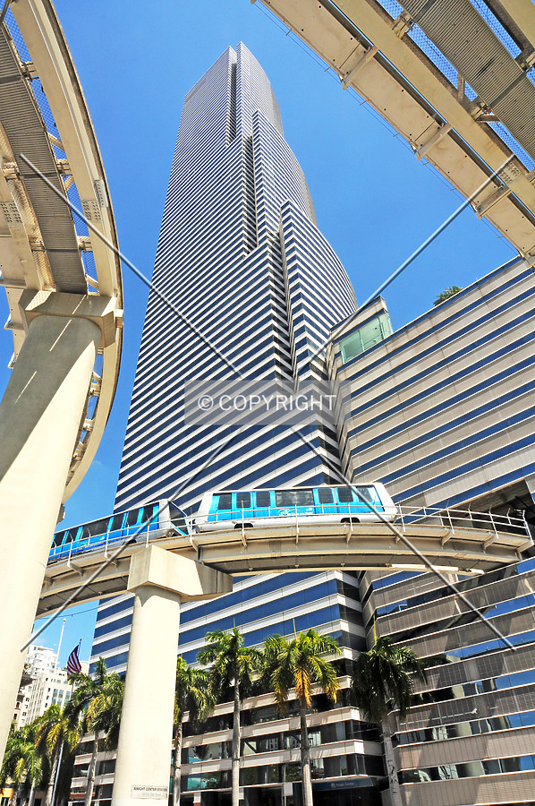 Miami Tower by Jorge Molina