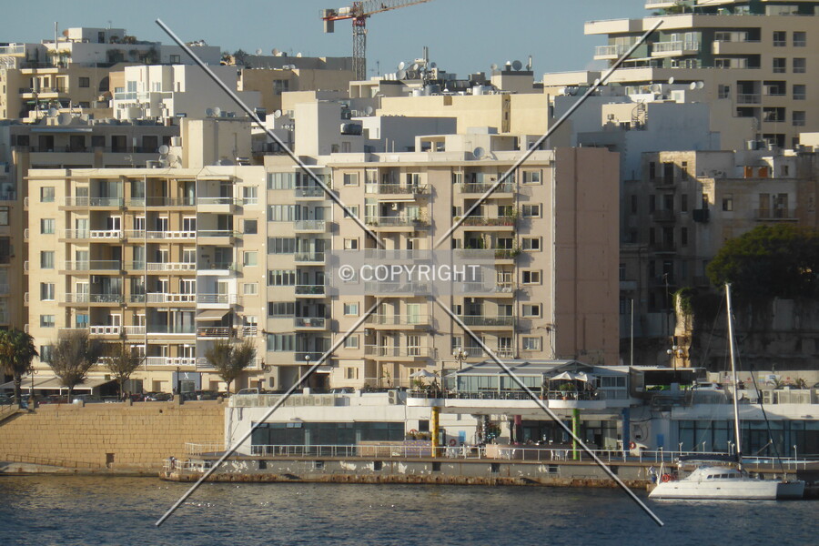 Tigné Sea-Front Building