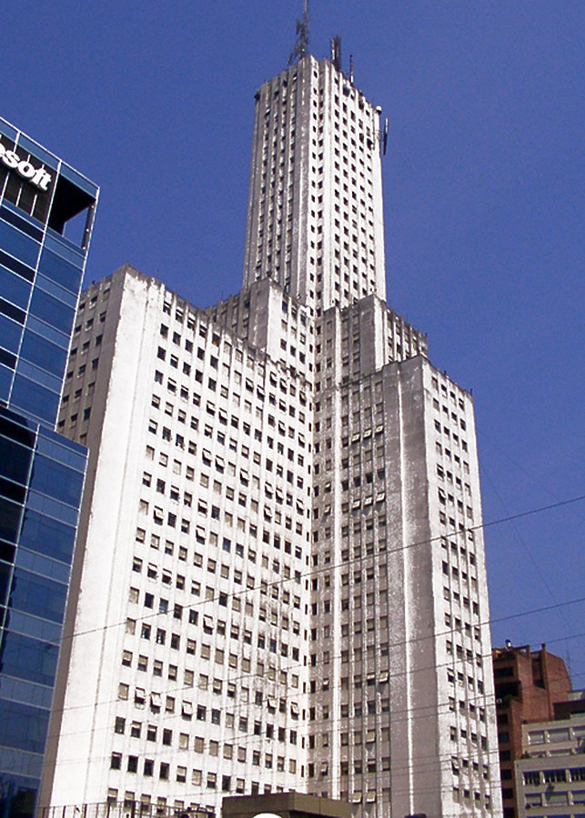 Edificio Alas by Daniel Kieckhefer