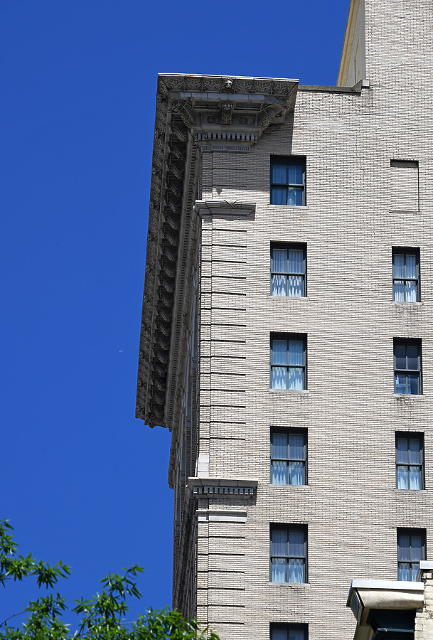 21c Museum Hotel Lexington by John W. Cahill