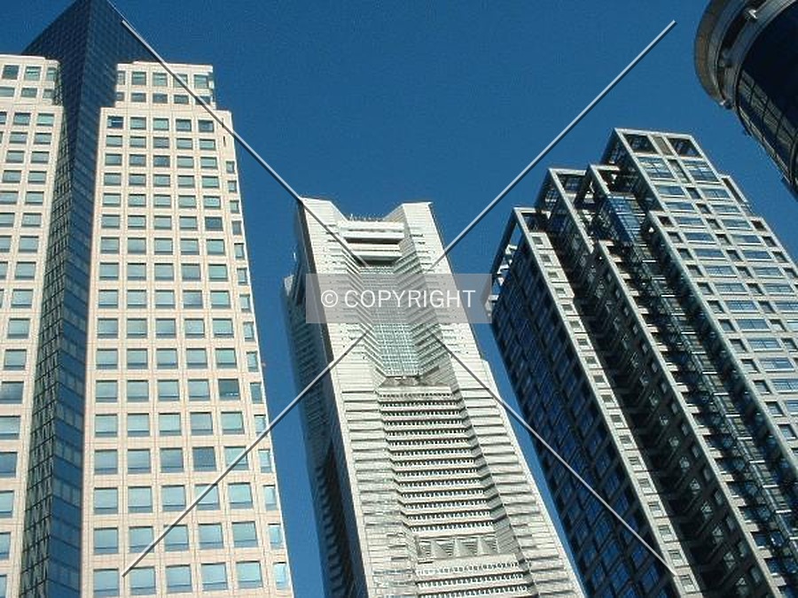 Yokohama Landmark Tower by Andrew Stewart