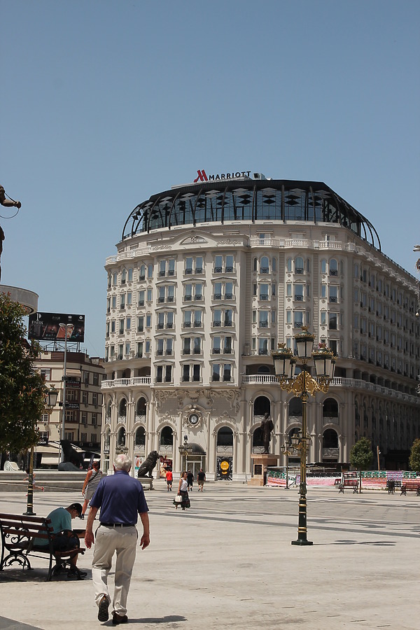 Skopje Marriott Hotel by Kjetil Balog