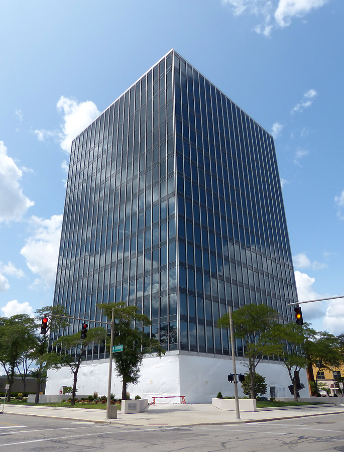 Hylant Building by Nate Lindsey