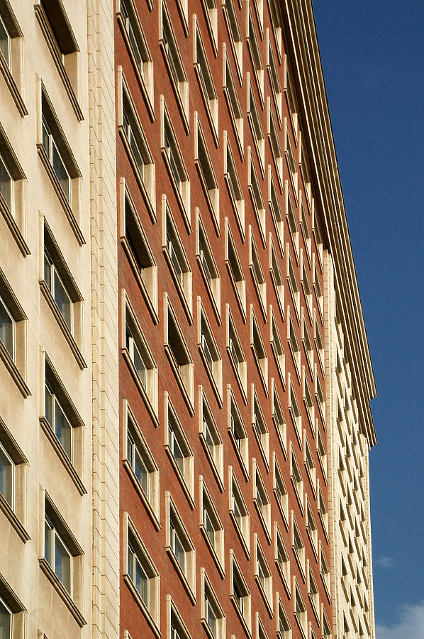Edificio España by John Bek