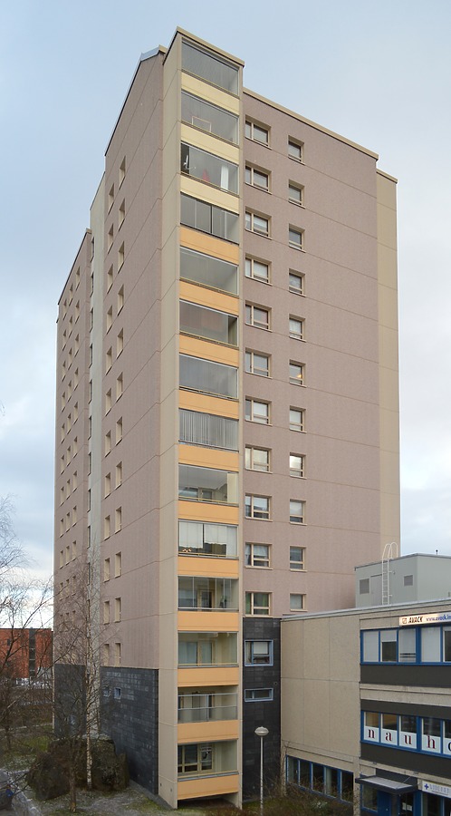Opiskelijankatu 5 by Huopa