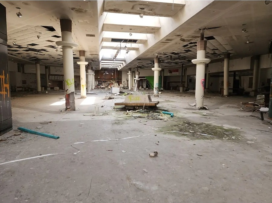 Jamestown Mall by Shiny ATV BIKE