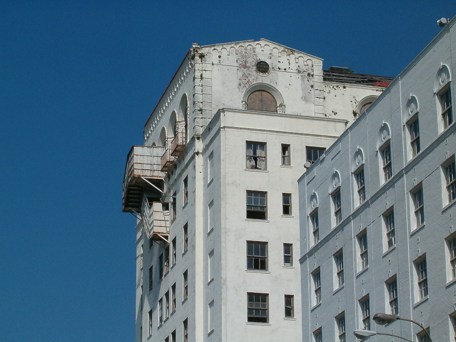 Hilton Capitol Center by Rodney Gunn