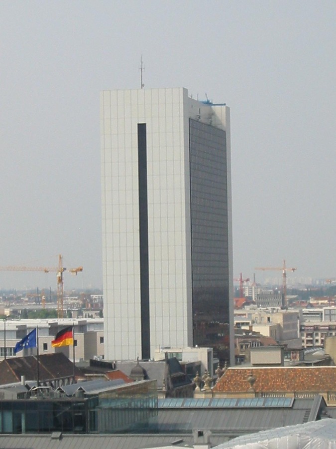 Internationales Handelszentrum Berlin by Tomi Eronen