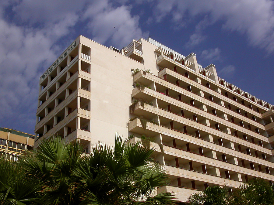 Hotel El Fuerte Miramar by Cesar Serrano